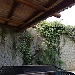 別荘 Mirto Con Piscina