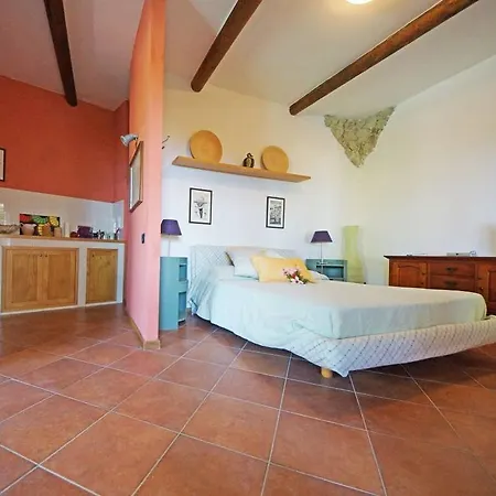 Mirto Con Piscina * איסקיה