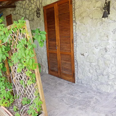 Mirto Con Piscina Casa de Férias *